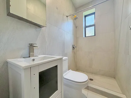 Bathroom, photo 1