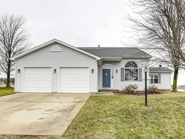 707 Country View Dr, Philo, IL 61864