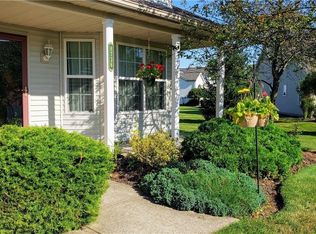 8736 Crestview Dr, Macedonia, OH 44056
