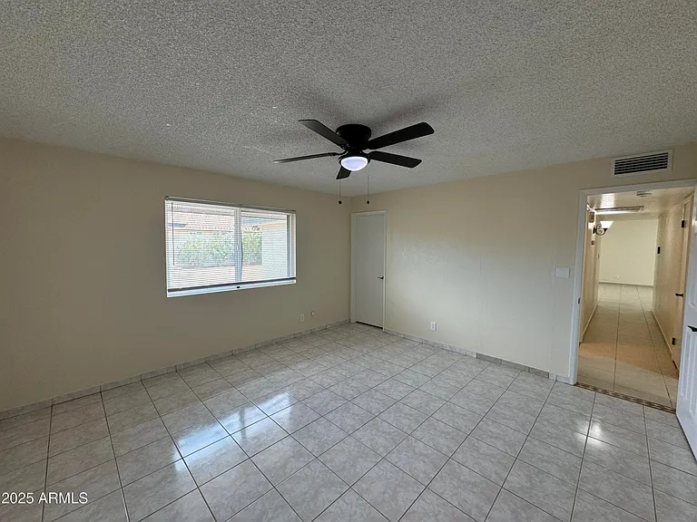 5502 W Frier Dr — Photo 19