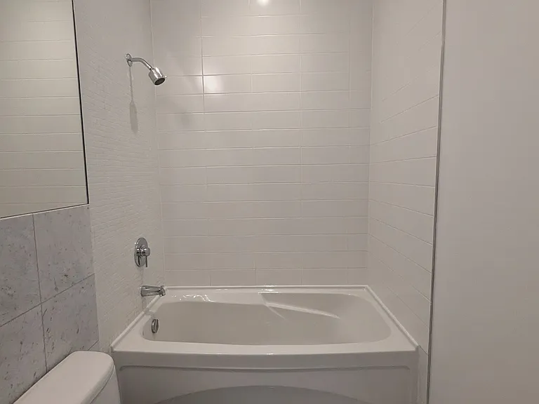 380 Macpherson Ave #215 — Photo 8