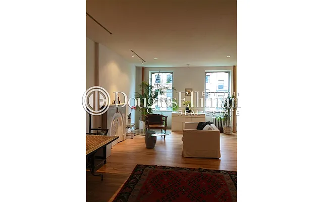 Rented by Douglas Elliman | media 22