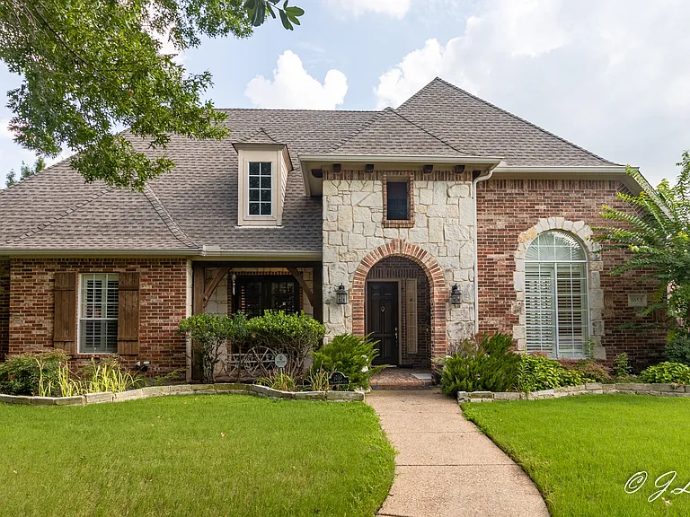 1053 Sir Lancelot Cir — Photo 1