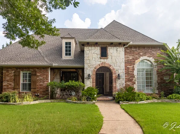 1053 Sir Lancelot Cir, The Colony, TX 75056