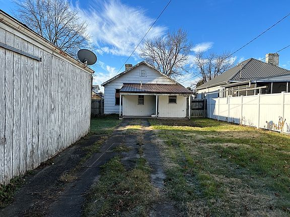 3rd image of 1919 S 8th St