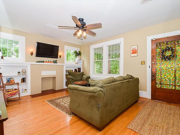 2nd image of 503 Camilla Ave SE