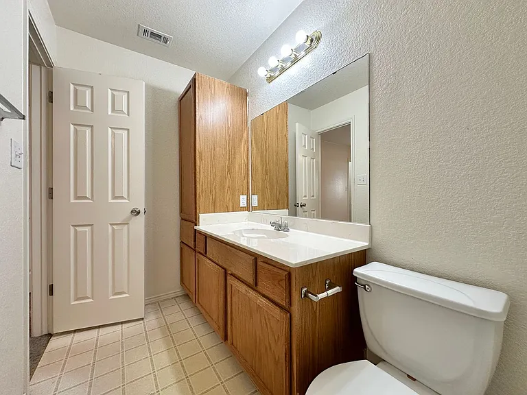 5007 John David Dr — Photo 23