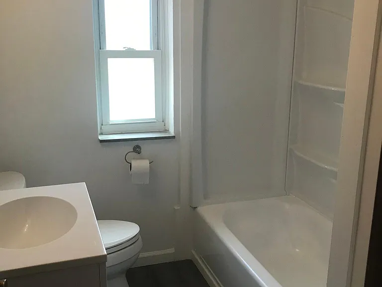 789 Cooke Dr — Photo 2