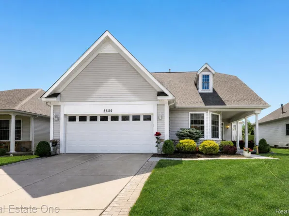3580 Riverside Dr, Auburn Hills, MI 48326