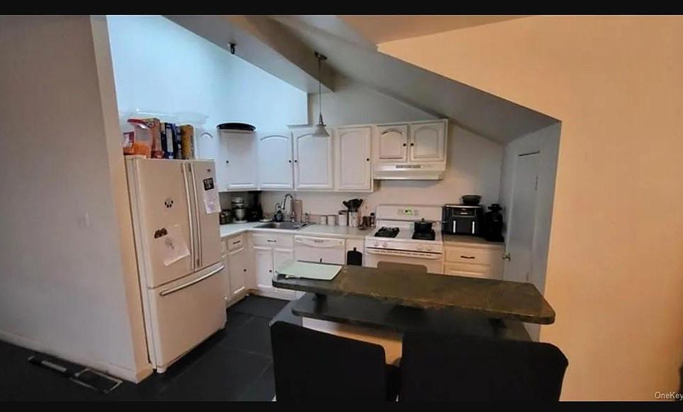 2nd image of 1417 Outlook Ave