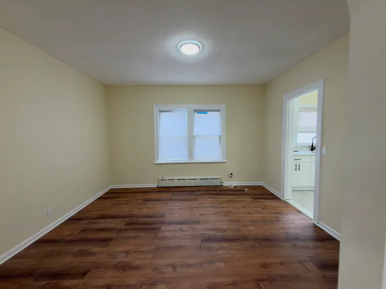 517 Laurelton Blvd #1 — Photo 16