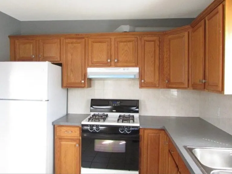 176 Pearl St #176 — Photo 6