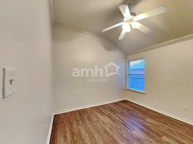 4709 Shadow Crest Dr — Photo 18