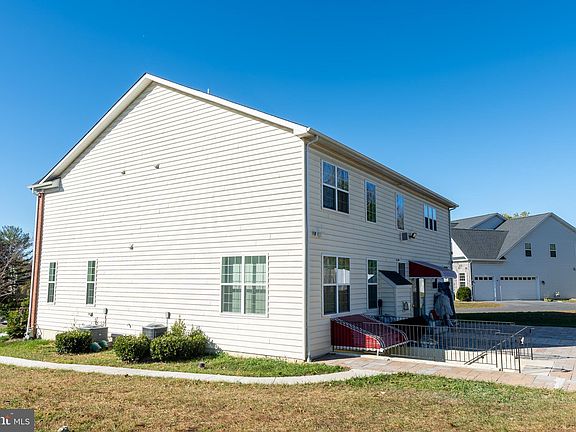 3rd image of 21 Old Bonifant Rd #Basement