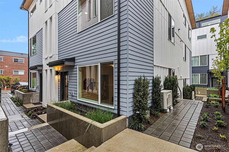2nd image of 2529 29th Avenue S #C