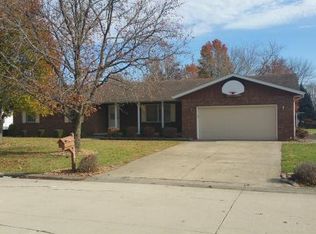 706 N Glenwood St, Effingham, IL 62401