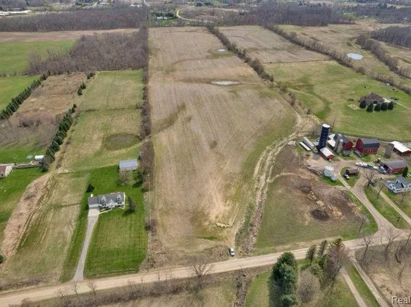 Vl Hollow Cors, Dryden, MI 48428