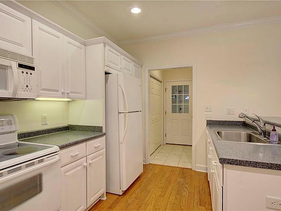 4th image of 138 Peppertree Crossing Ave #138