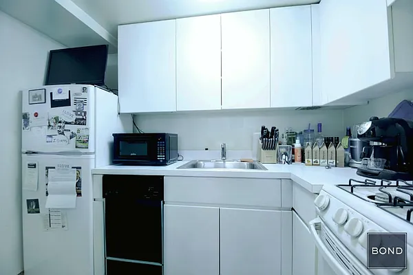 Rented by Bond New York | media 24
