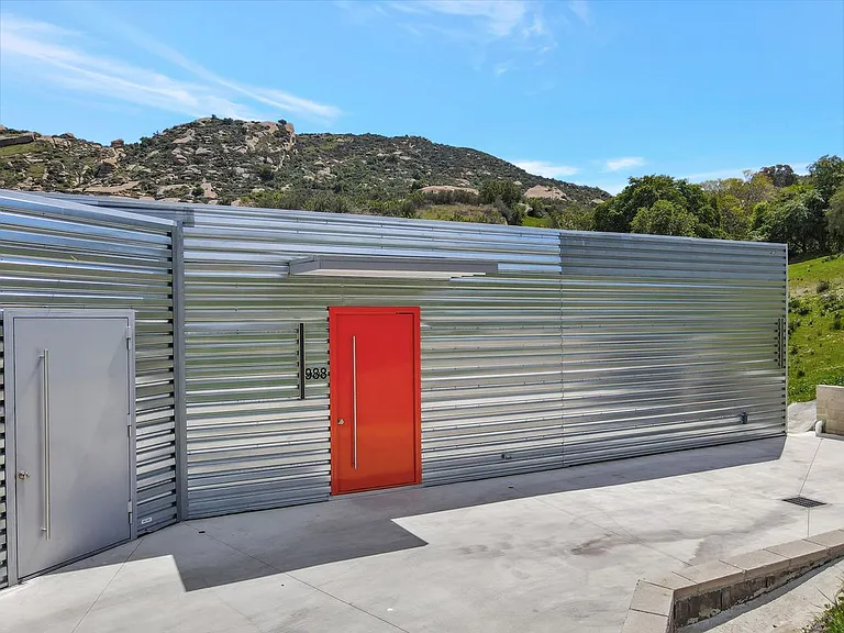 990 Alta Vista Rd — Photo 38