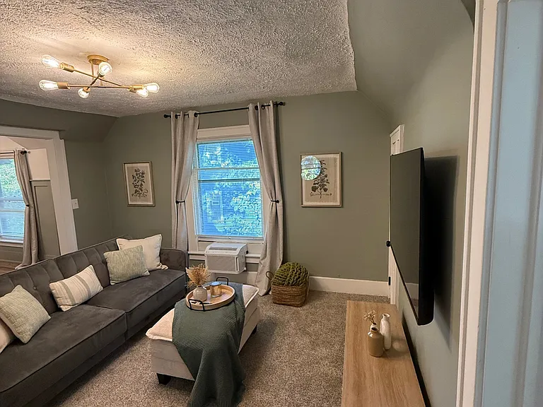 37 Caledonia St NE #2 — Photo 5
