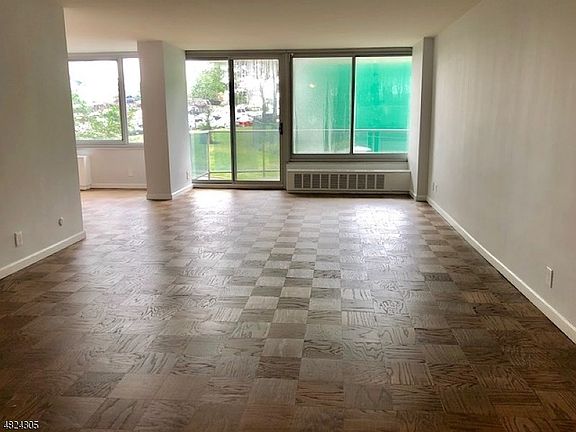 2nd image of 1 Claridge Dr APT 126
