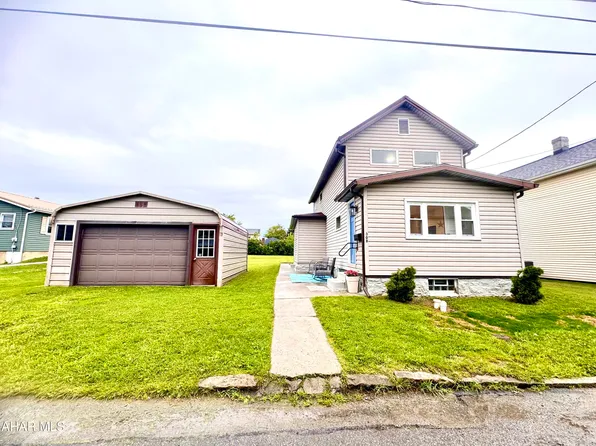 308 Maxwell St, Gallitzin, PA 16641
