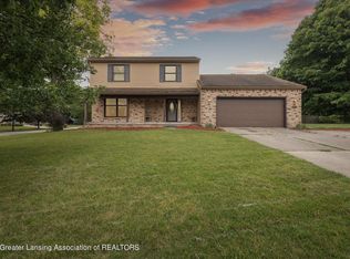 1450 Stoney Point Dr, Lansing, MI