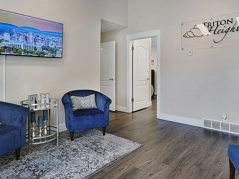 Leasing Office