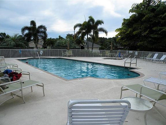 4th image of 9318 Carnaby Dr