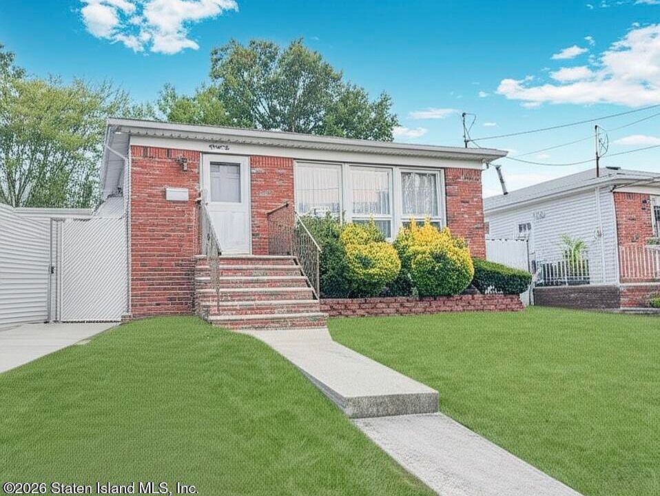 1st image of 82 Buffington Ave