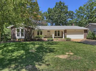 939 Courtland Pl, Ballwin, MO 63021