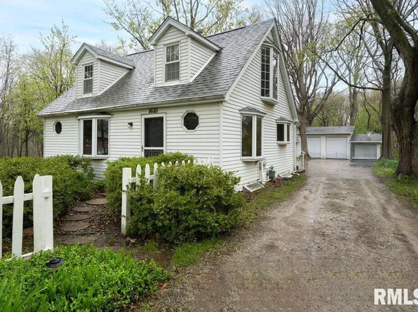 1620 34th Street Dr, Moline, IL 61265