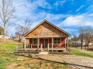 7 Ruff Rd, Leicester, NC 28748