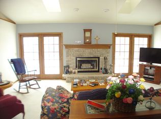 2333 Risch Ln, Manitowoc, WI 54220