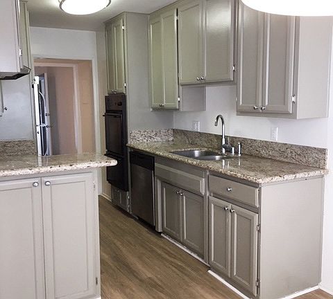 4th image of 1950 Pelham Ave APT 9