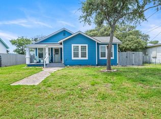 705 N Wood St, Rockport, TX 78382