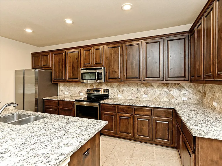 21800 Ryan Dr — Photo 10