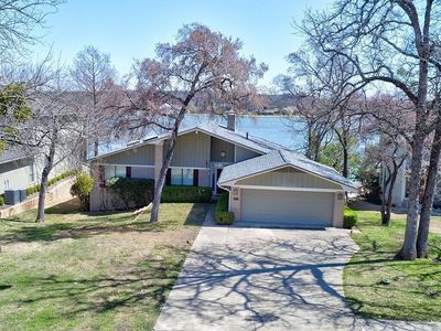1115 Kiowa Dr W, Lake Kiowa, TX, 76240