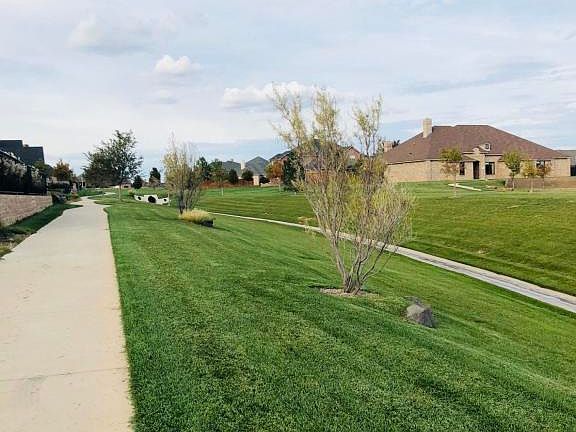 4th image of 6503 Parkwood Pl