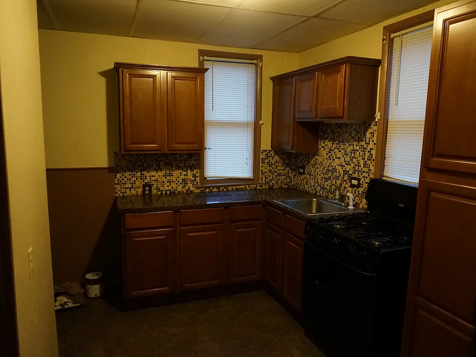32 Vernon Pl