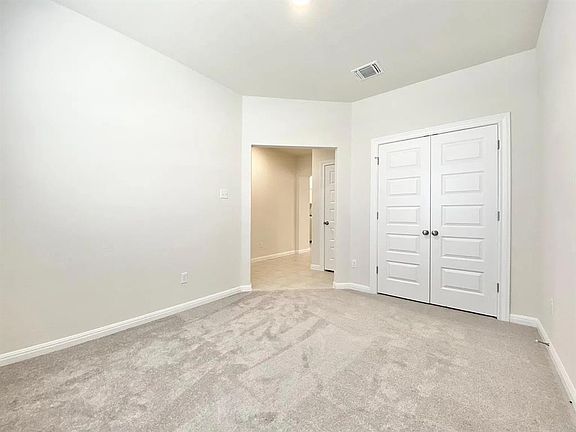 4th image of 336 Zuma Dr