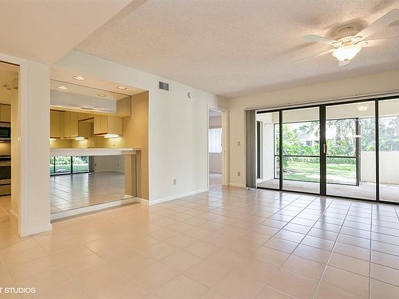 2nd image of 316 Oak Harbour Dr