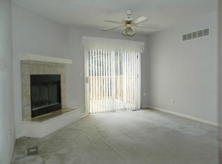 7009 Robinhood Ln, Kansas City, MO 64151