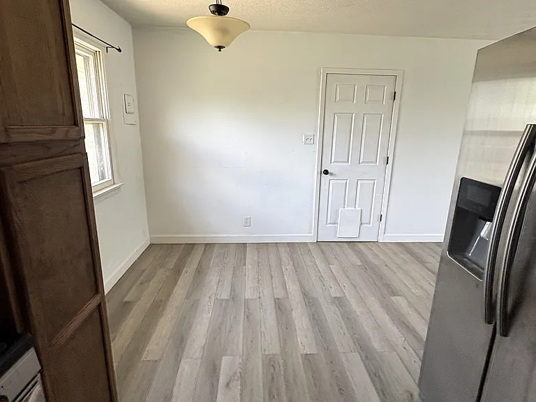 2209 N Dwight St — Photo 4