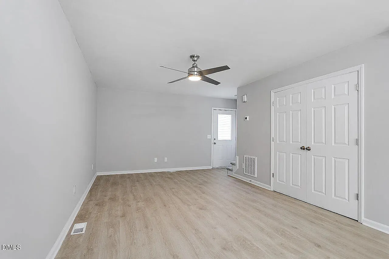 2 bed, 2.5 bath, 1056 sqft, $1,500 — Photo 3