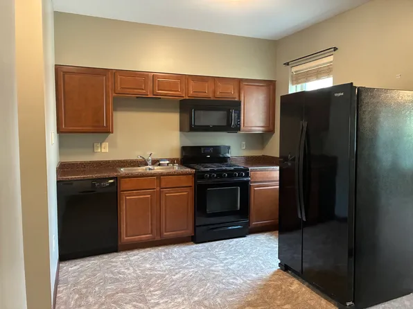 316 17th St #106, Moline, IL 61265