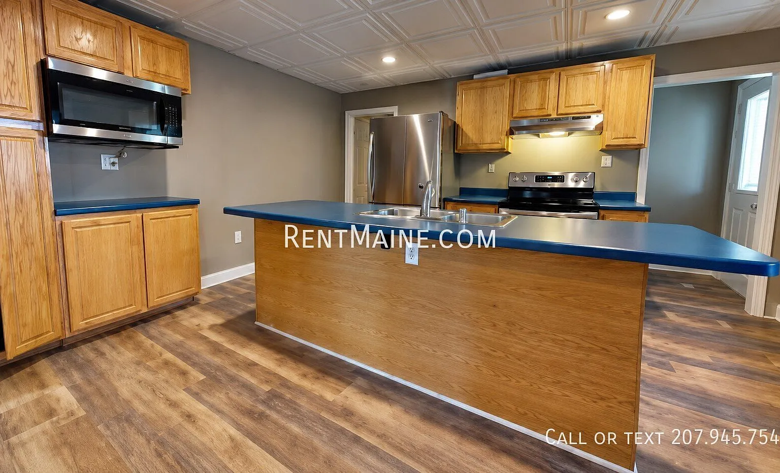 3 bed, 1.5 bath, 1800 sqft, $1,800 — Photo 1