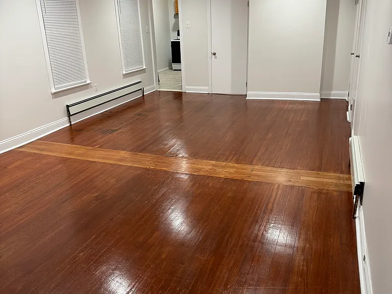546 Walnut St #1 — Photo 4