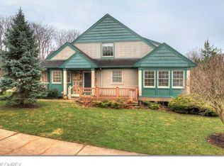877 Hampton Ct, Northfield, OH 44067